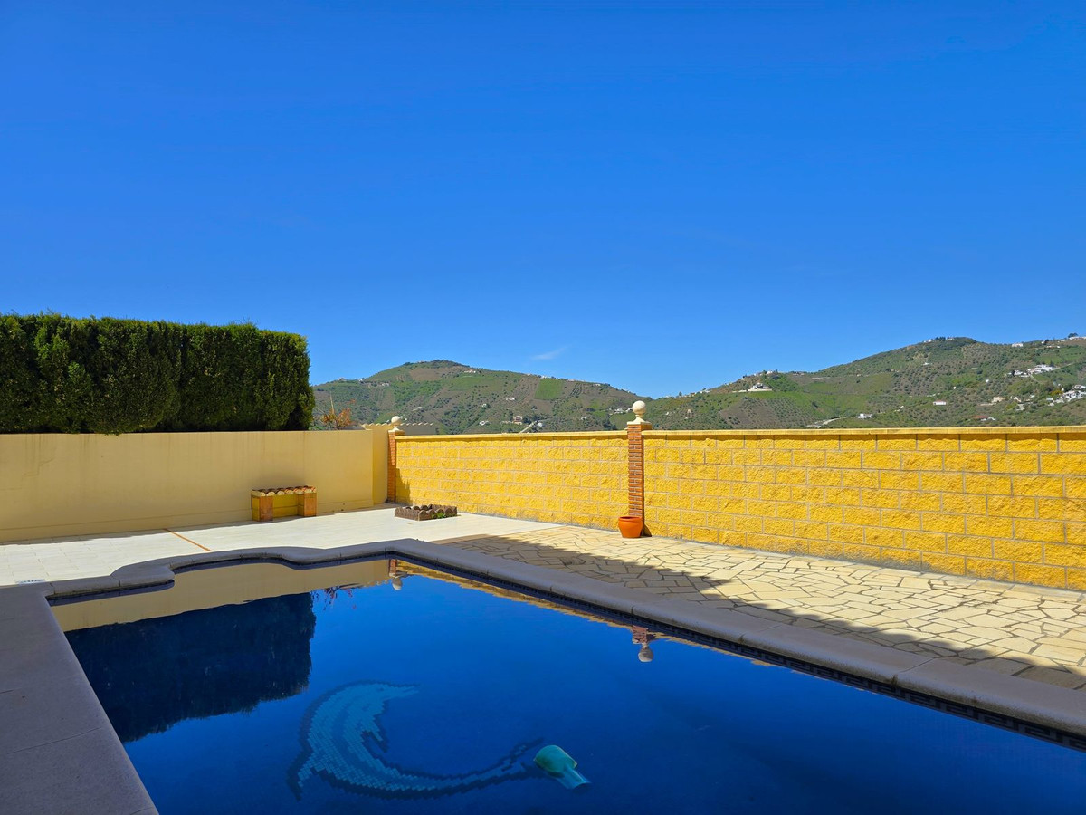 Te koop Vrijstaande Villa Costa Del Sol Canillas De Albaida € 437.000,-