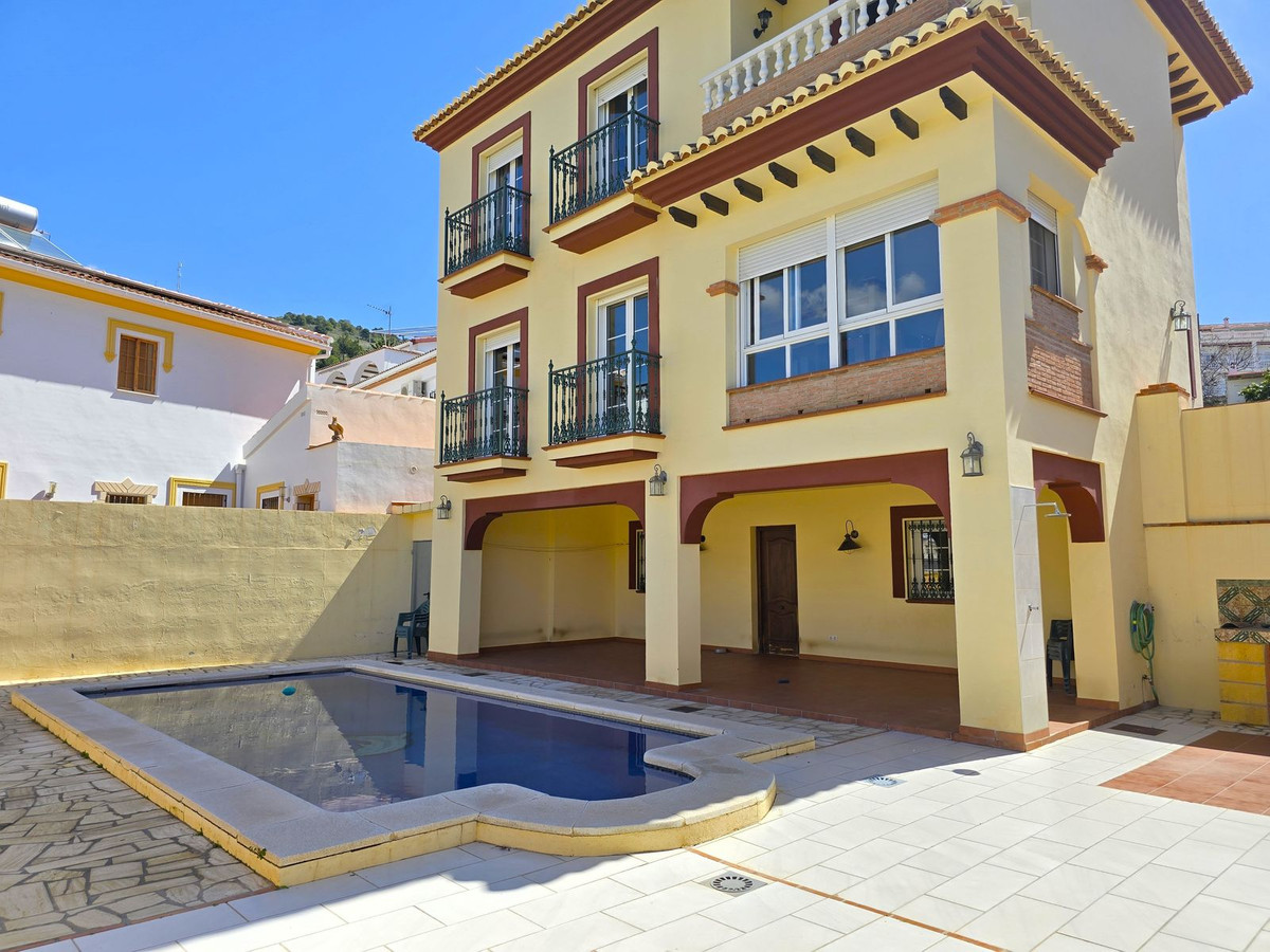 Te koop Vrijstaande Villa Costa Del Sol Canillas De Albaida € 437.000,-