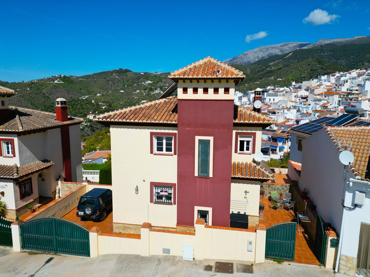 Te koop Vrijstaande Villa Costa Del Sol Canillas De Albaida € 437.000,-