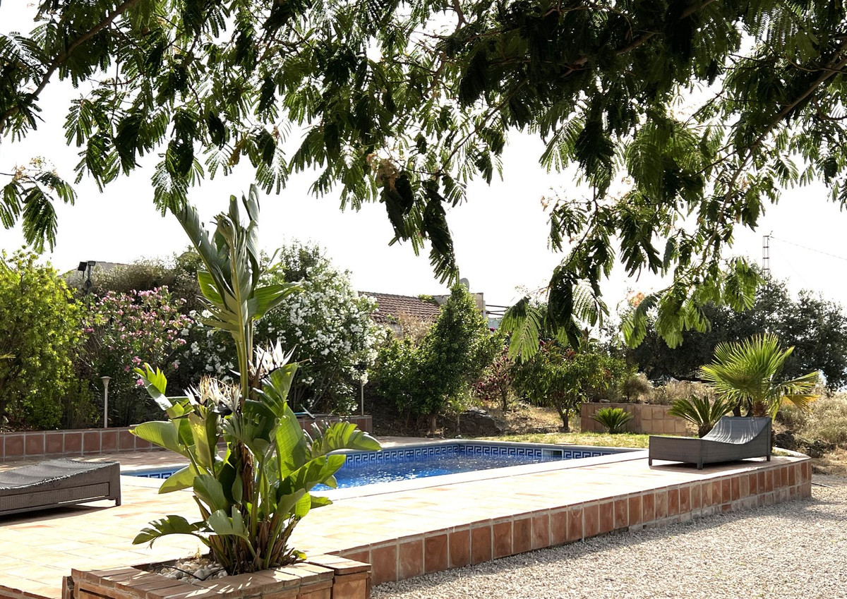 Te koop Vrijstaande Villa Costa Del Sol Canillas De Aceituno € 294.000,-