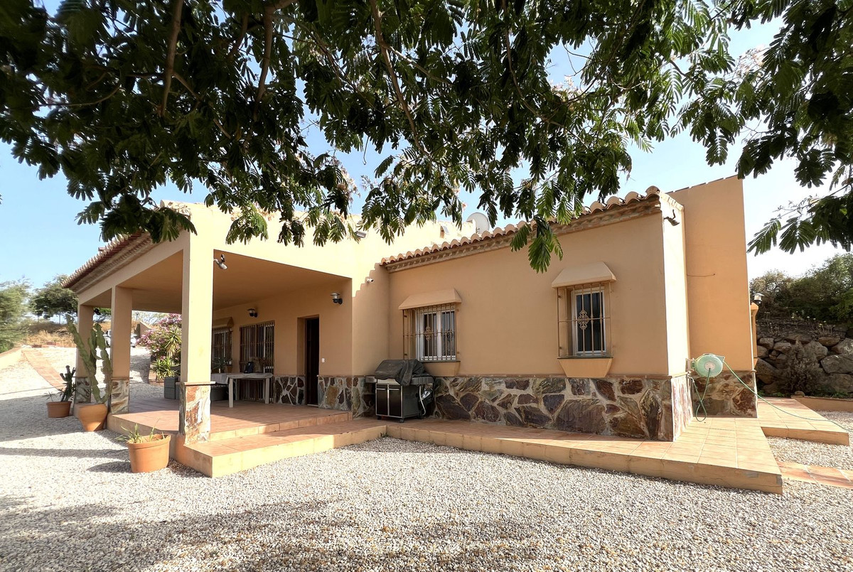 Te koop Vrijstaande Villa Costa Del Sol Canillas De Aceituno € 294.000,-