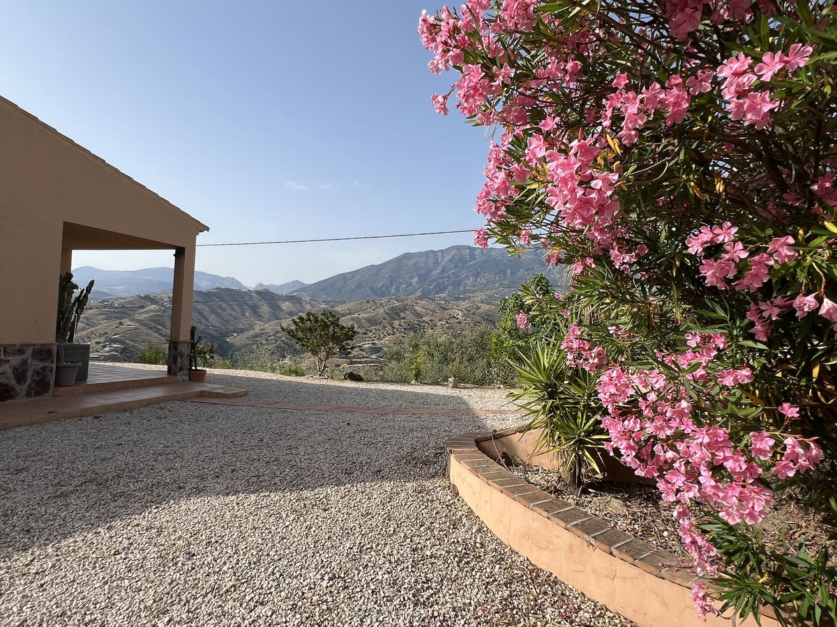 Te koop Vrijstaande Villa Costa Del Sol Canillas De Aceituno € 294.000,-