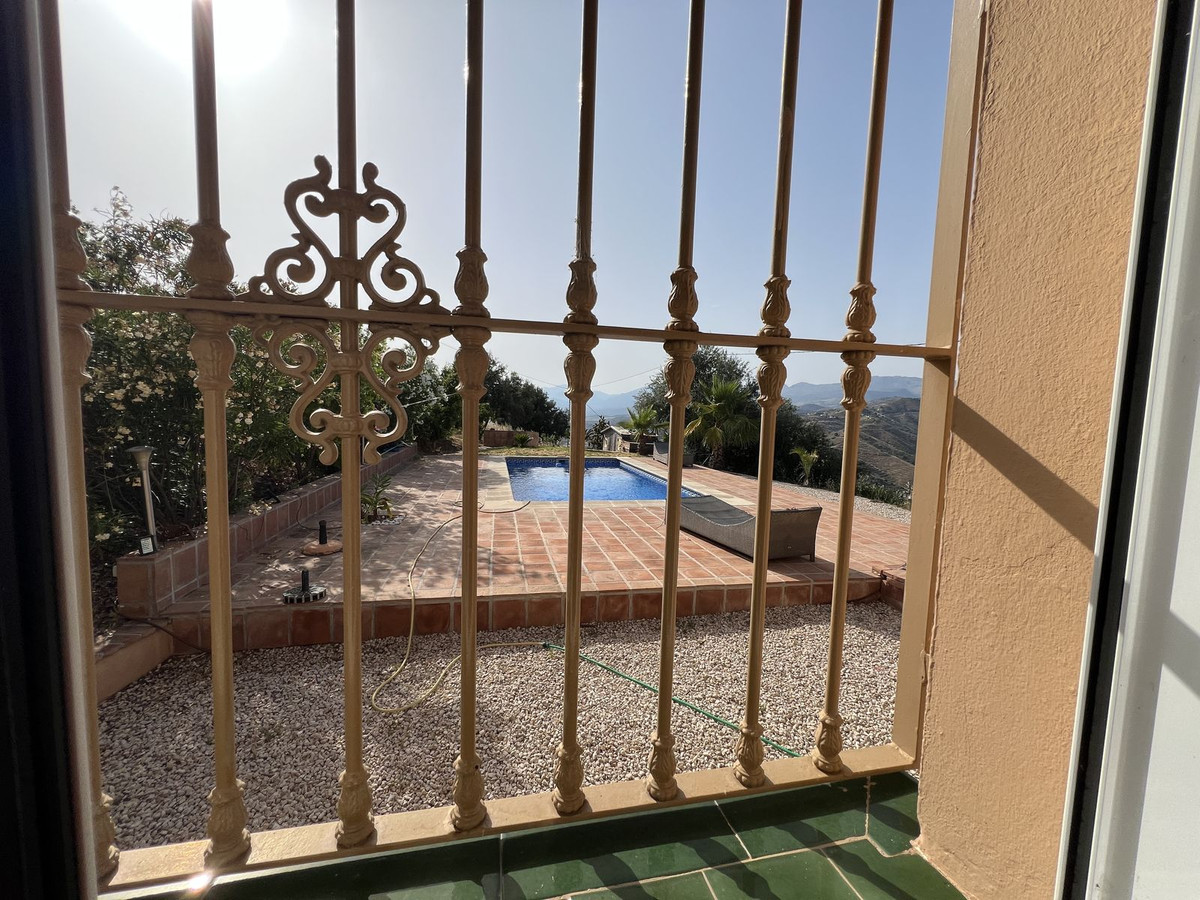 Te koop Vrijstaande Villa Costa Del Sol Canillas De Aceituno € 294.000,-