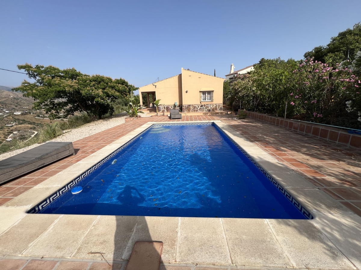 Te koop Vrijstaande Villa Costa Del Sol Canillas De Aceituno € 294.000,-