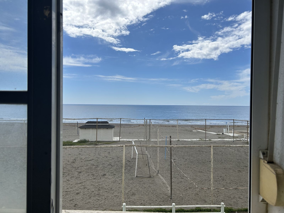 Te koop Middle Floor Apartment Costa Del Sol El Morche € 430.000,-