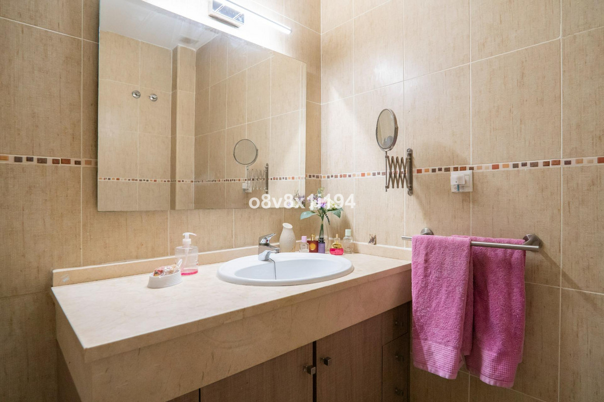 Te koop Herenhuis Costa Del Sol Benajarafe € 360.000,-