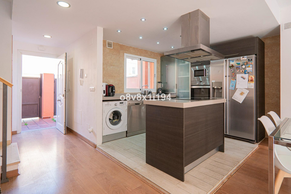 Te koop Herenhuis Costa Del Sol Benajarafe € 360.000,-