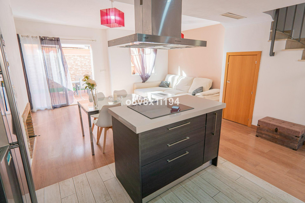 Te koop Herenhuis Costa Del Sol Benajarafe € 360.000,-