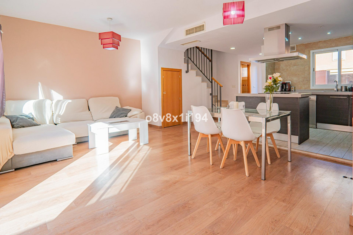 Te koop Herenhuis Costa Del Sol Benajarafe € 360.000,-