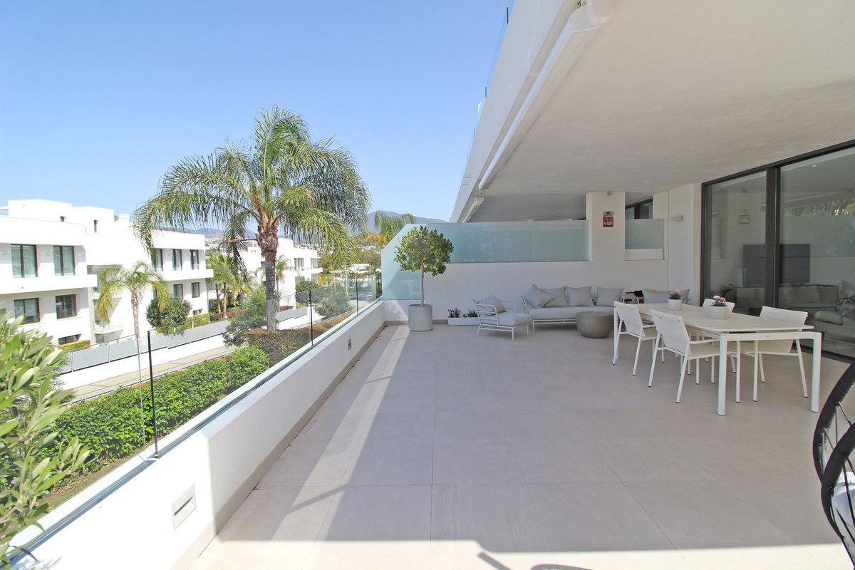 Te koop Middle Floor Apartment Costa Del Sol Atalaya € 799.000,-
