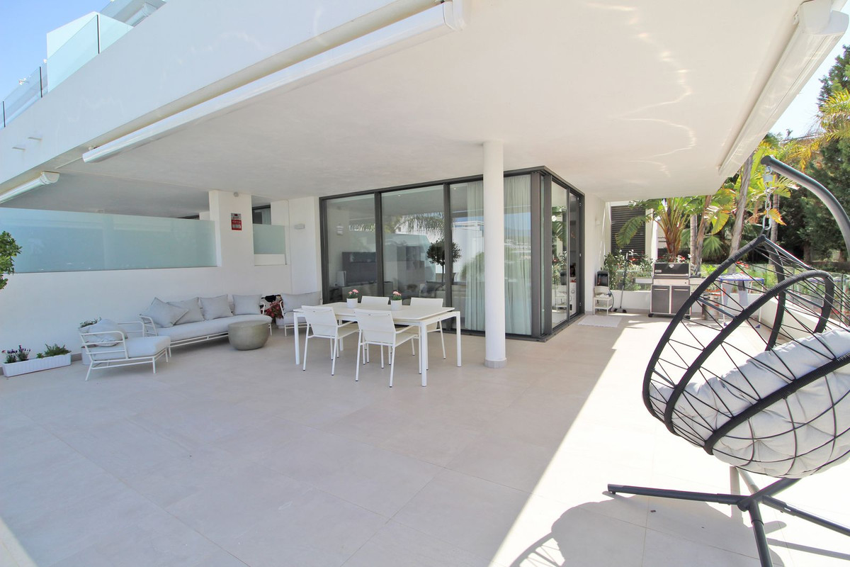 Te koop Middle Floor Apartment Costa Del Sol Atalaya € 799.000,-