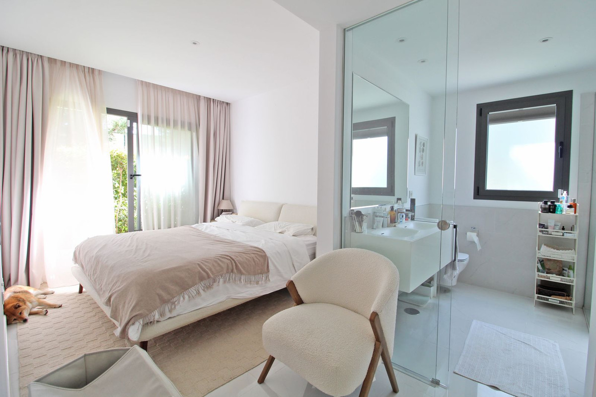 Te koop Middle Floor Apartment Costa Del Sol Atalaya € 799.000,-