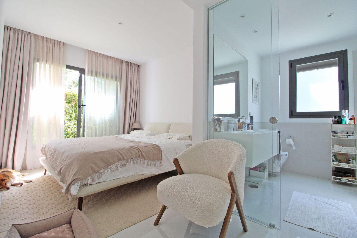 Te koop Middle Floor Apartment Costa Del Sol Atalaya € 799.000,-