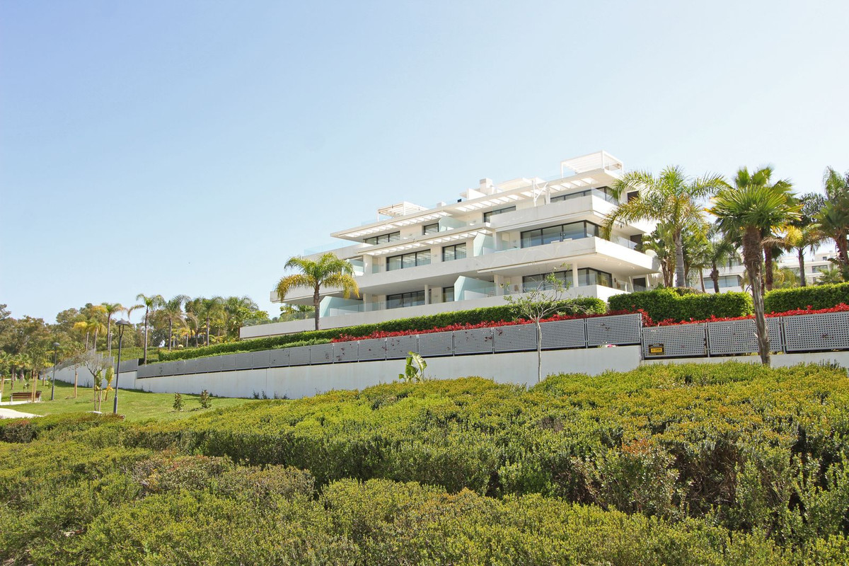 Te koop Middle Floor Apartment Costa Del Sol Atalaya € 799.000,-