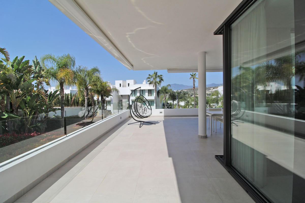 Te koop Middle Floor Apartment Costa Del Sol Atalaya € 799.000,-