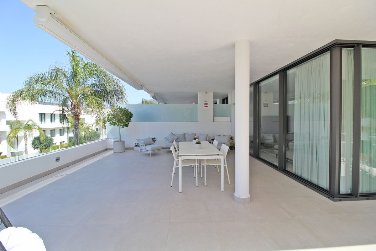 Te koop Middle Floor Apartment Costa Del Sol Atalaya € 799.000,-