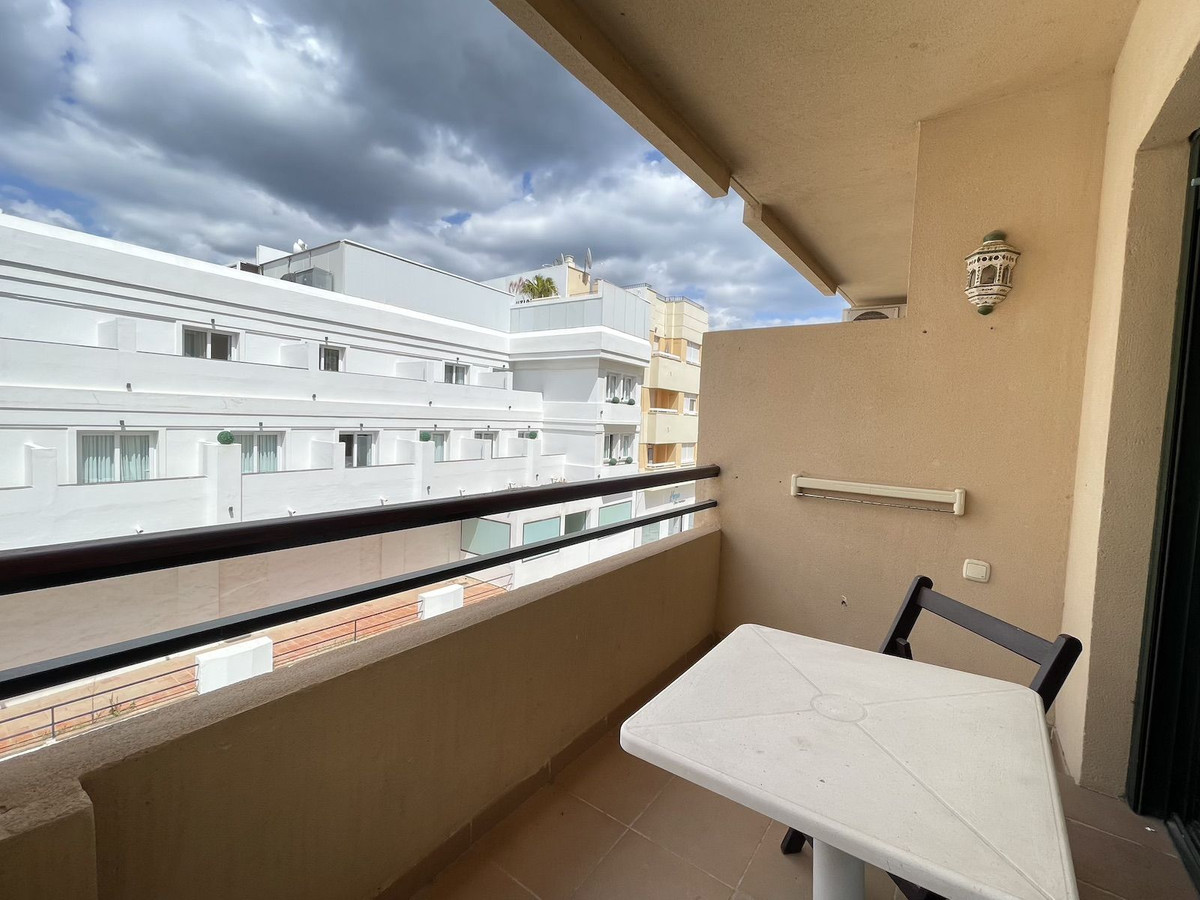 Te koop Middle Floor Apartment Costa Del Sol Nerja € 320.000,-