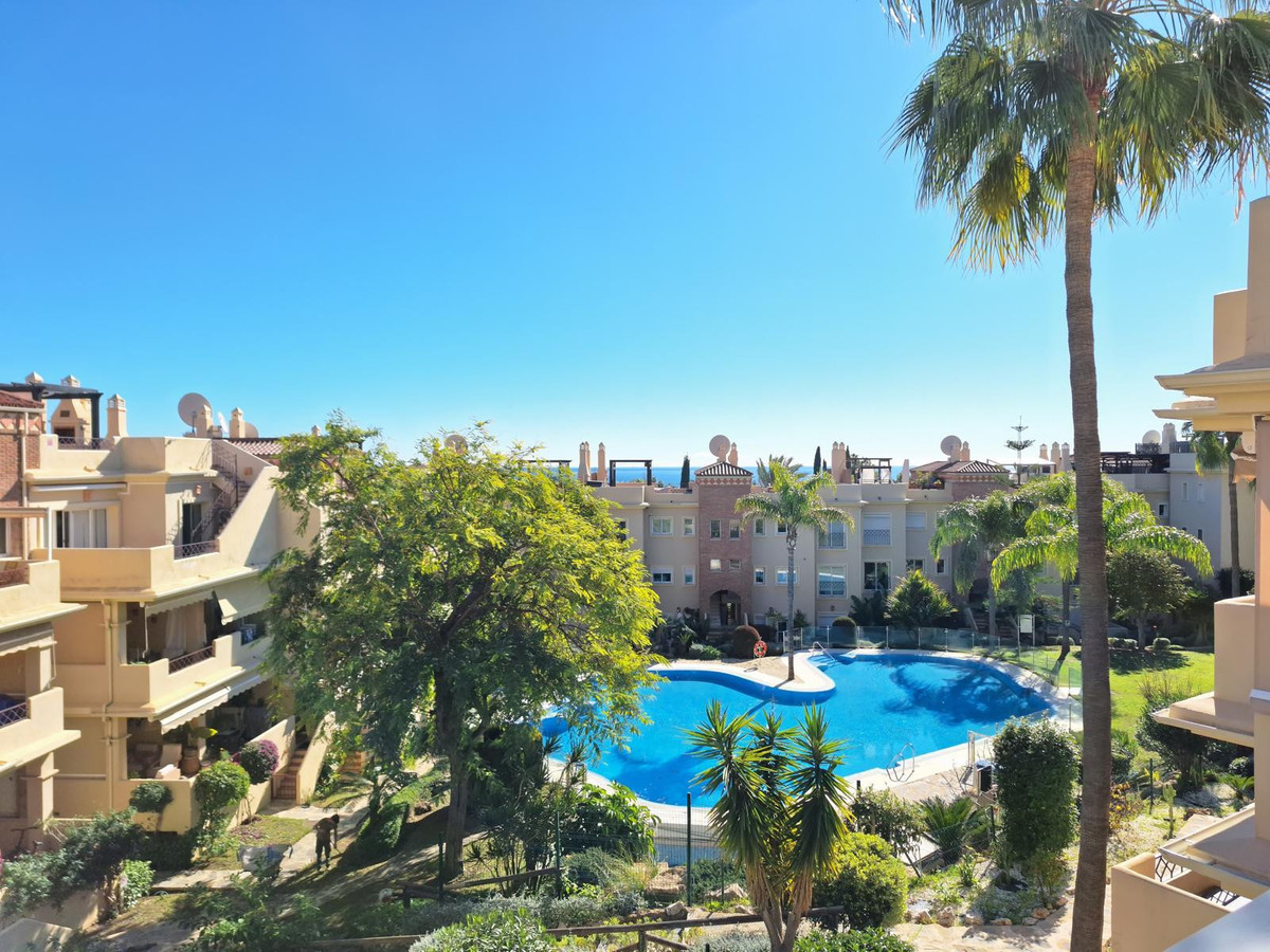 Te koop Middle Floor Apartment Costa Del Sol Bel Air € 405.000,-