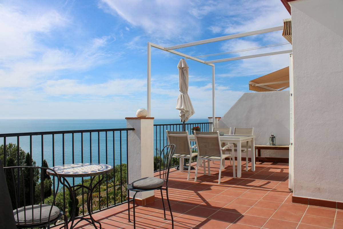 Te koop Half vrijstaand huis Costa Del Sol Nerja € 395.000,-