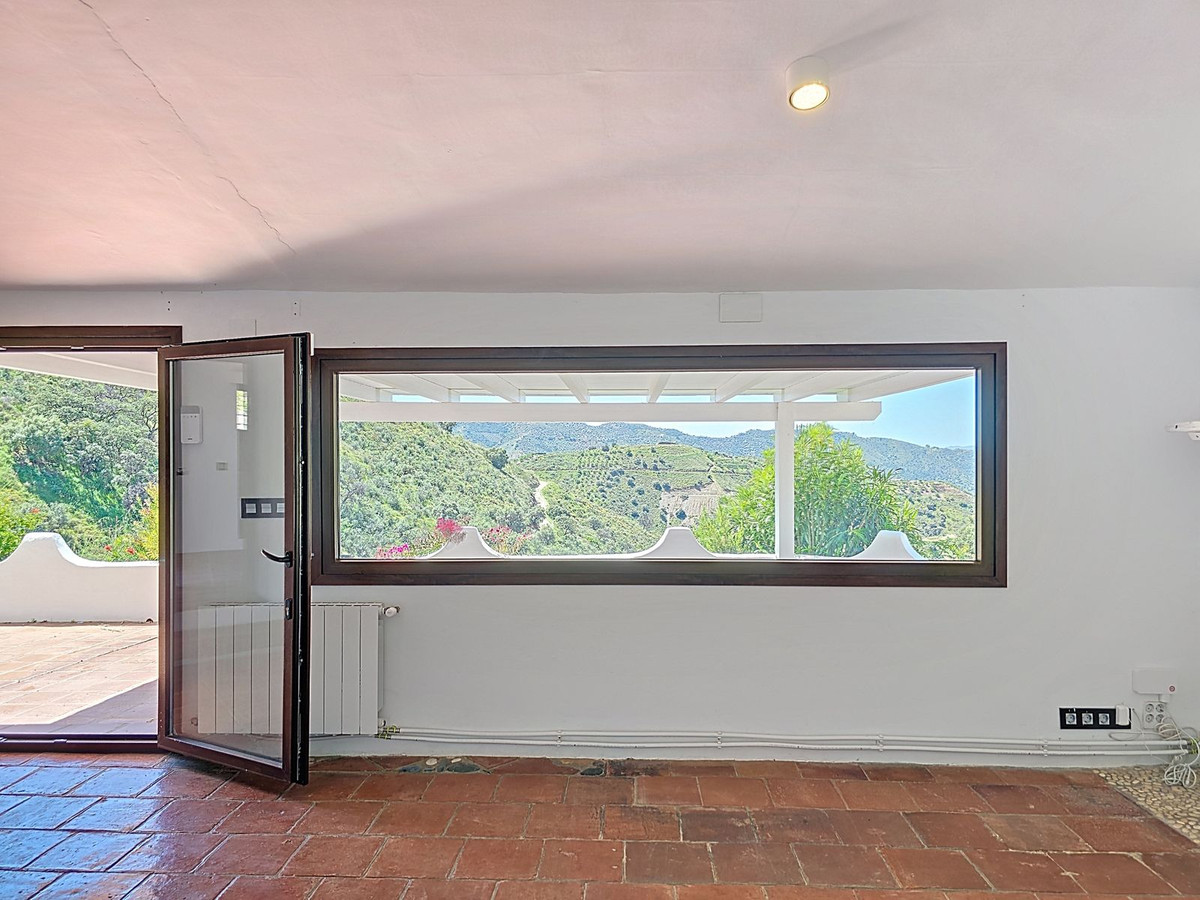 Te koop Vrijstaande Villa Costa Del Sol Sedella € 350.000,-