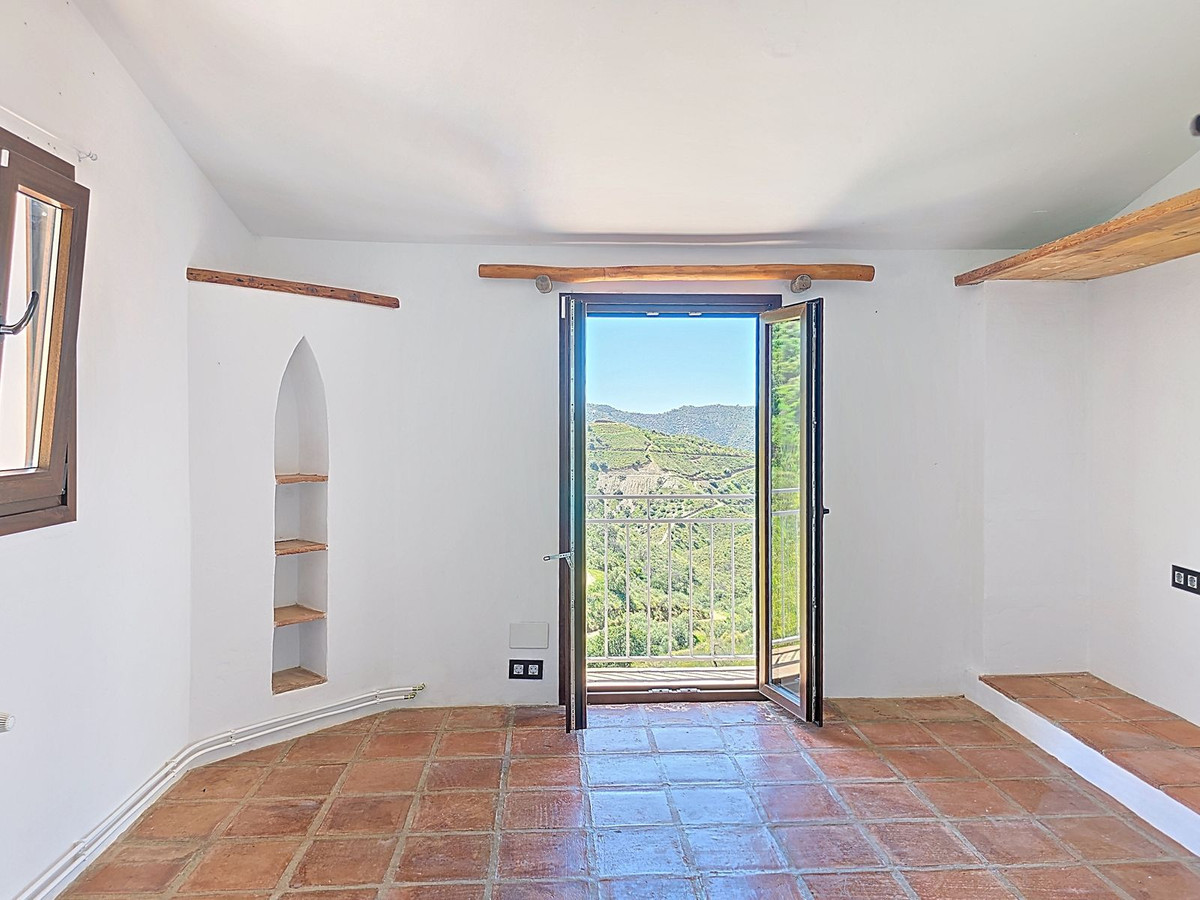 Te koop Vrijstaande Villa Costa Del Sol Sedella € 350.000,-