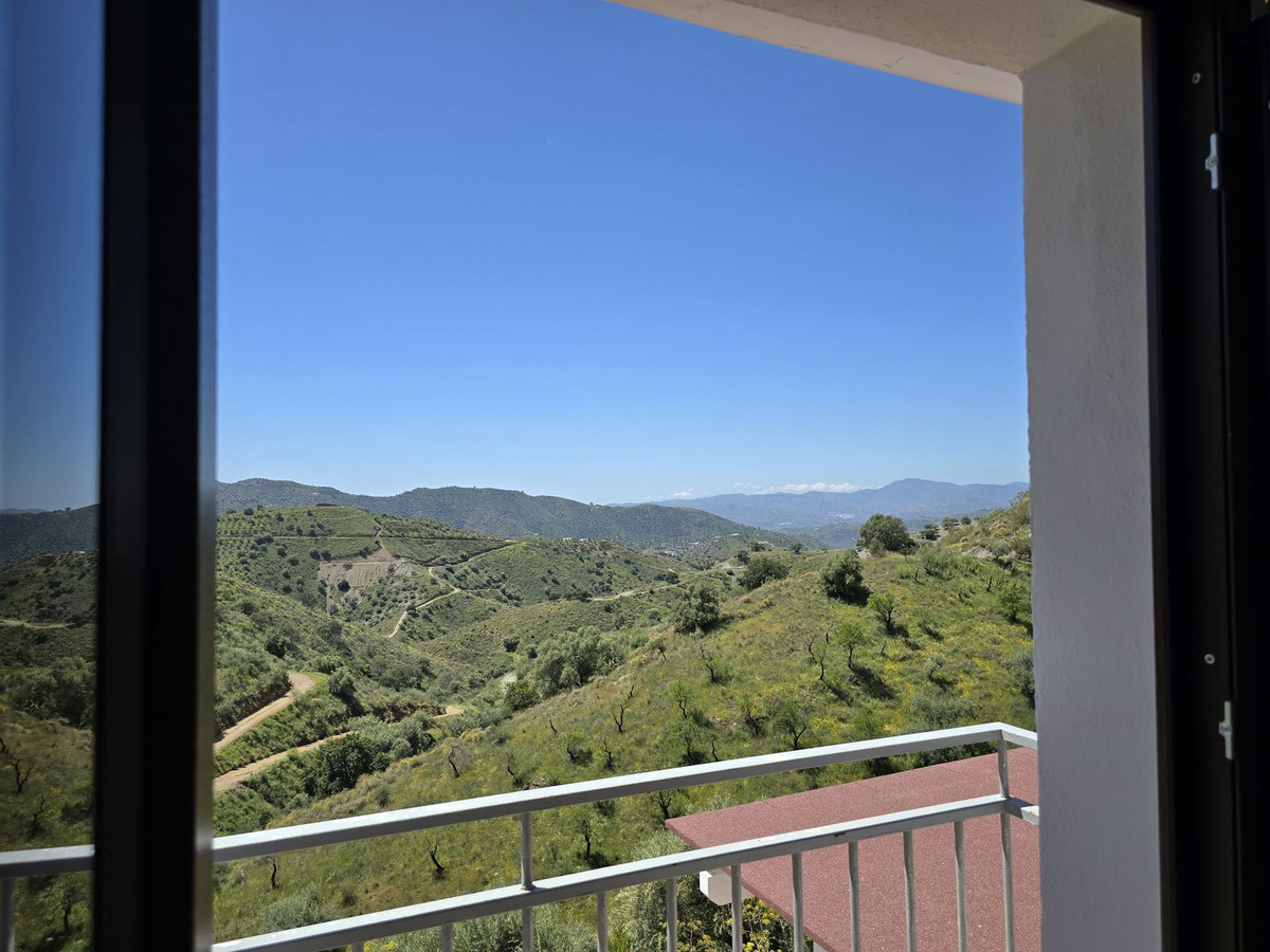 Te koop Vrijstaande Villa Costa Del Sol Sedella € 350.000,-