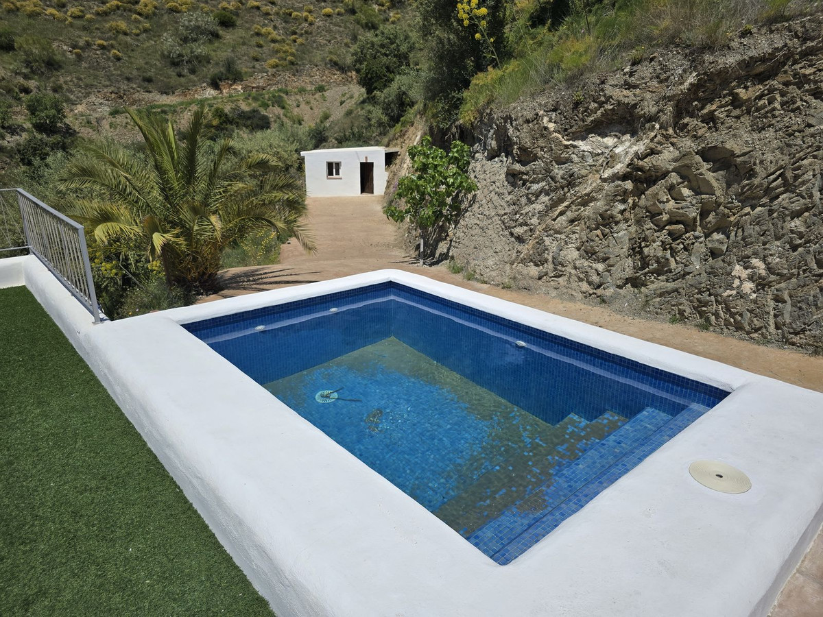 Te koop Vrijstaande Villa Costa Del Sol Sedella € 350.000,-