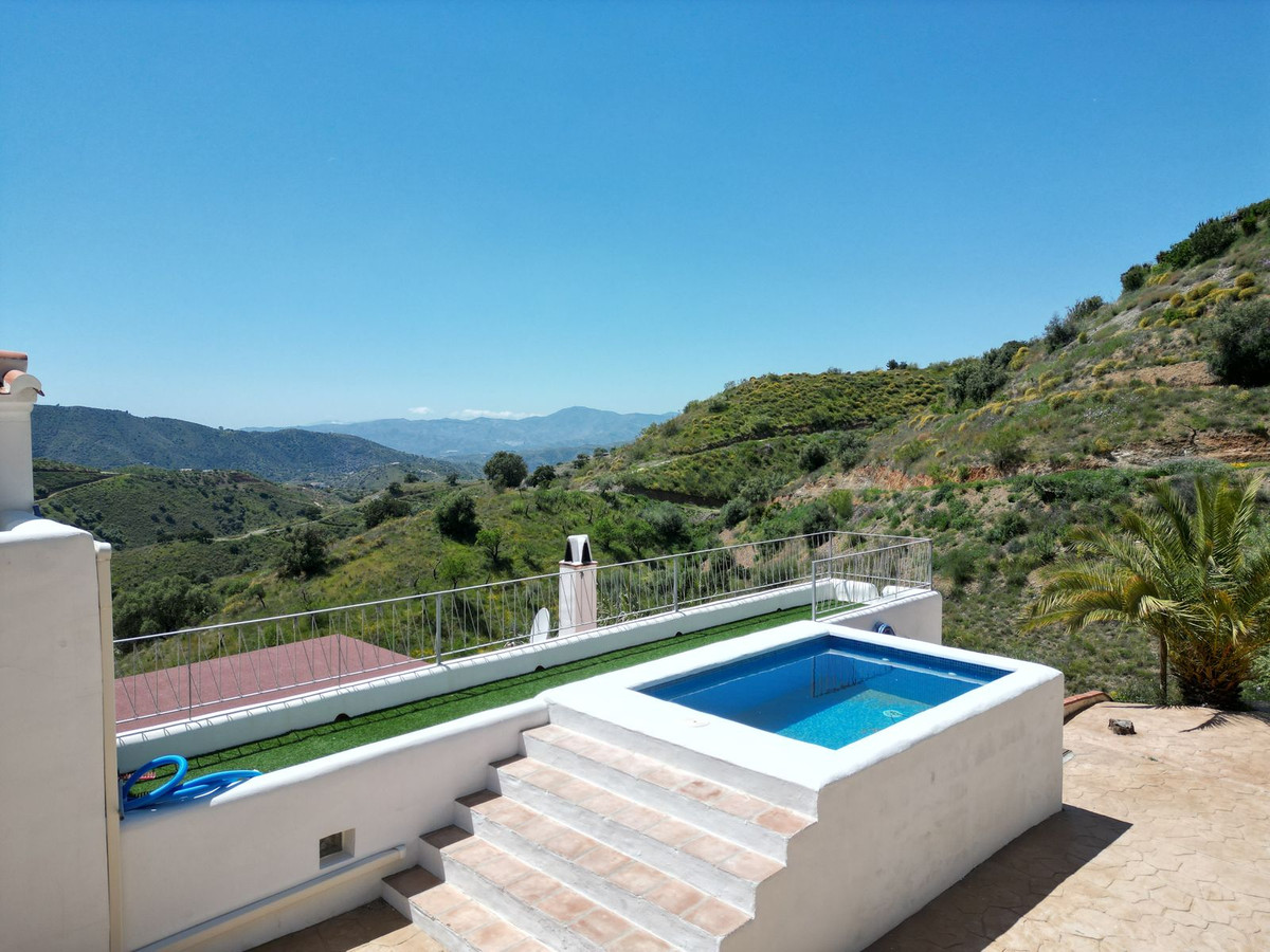 Te koop Vrijstaande Villa Costa Del Sol Sedella € 350.000,-