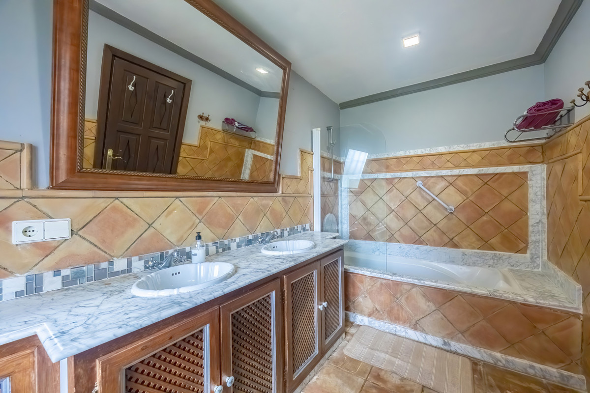 Te koop Vrijstaande Villa Costa Del Sol Nueva Andalucía € 2.290.000,-