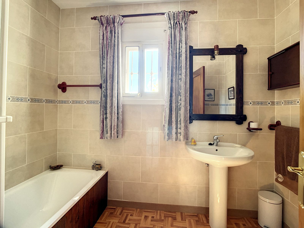 Te koop Finca - Cortijo Costa Del Sol Sedella € 425.000,-