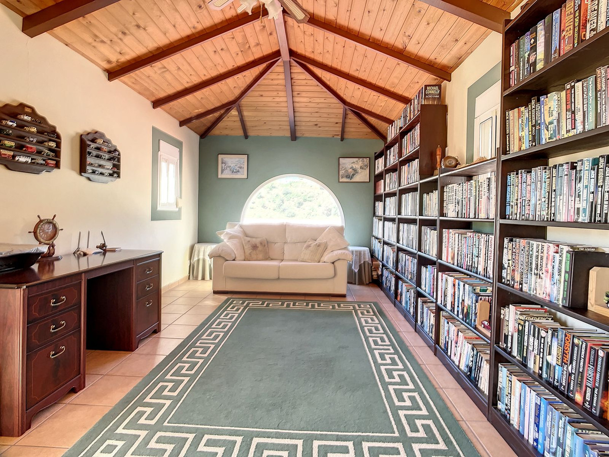 Te koop Finca - Cortijo Costa Del Sol Sedella € 425.000,-