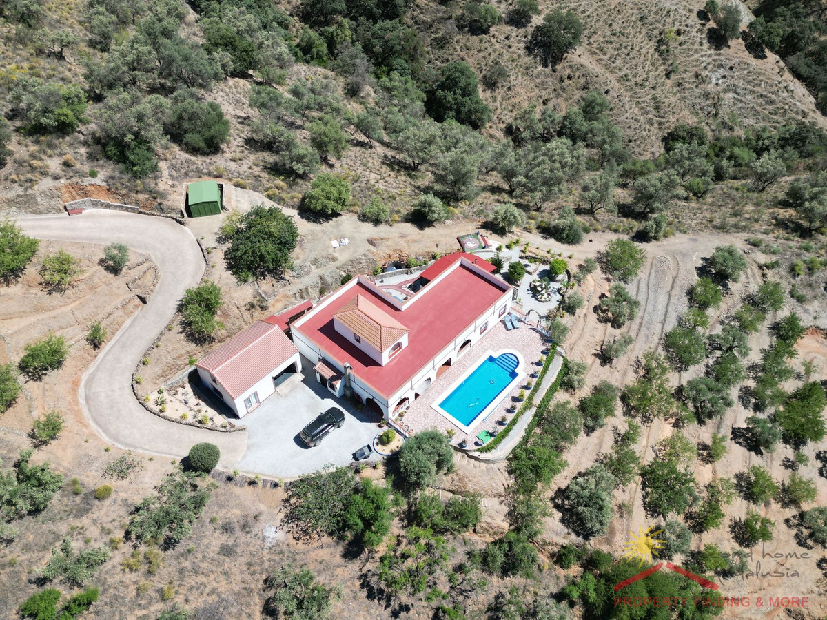 Te koop Finca - Cortijo Costa Del Sol Sedella € 425.000,-