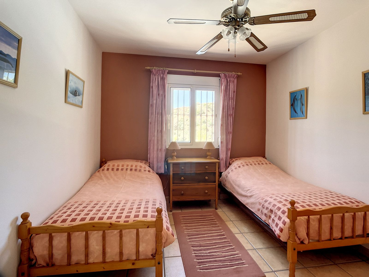 Te koop Finca - Cortijo Costa Del Sol Sedella € 425.000,-