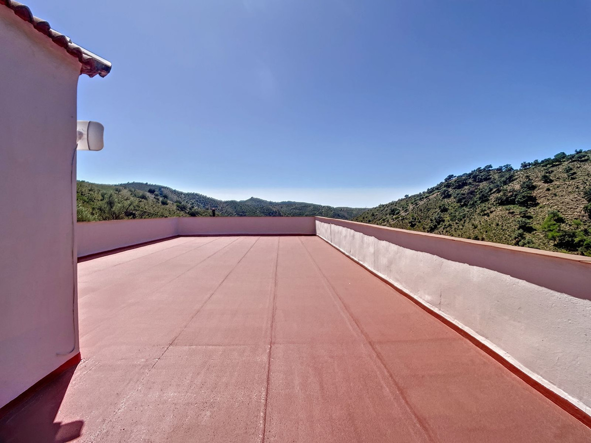 Te koop Finca - Cortijo Costa Del Sol Sedella € 425.000,-