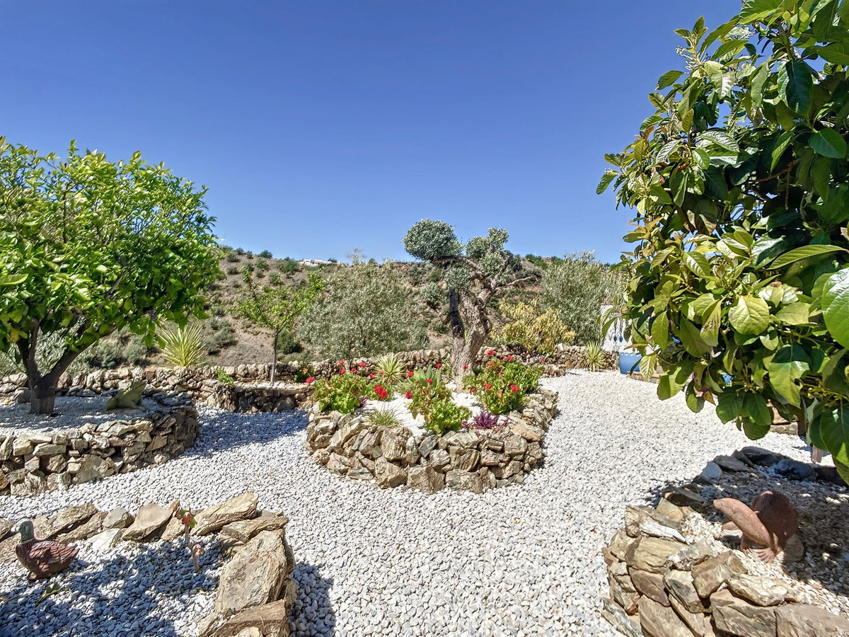 Te koop Finca - Cortijo Costa Del Sol Sedella € 425.000,-