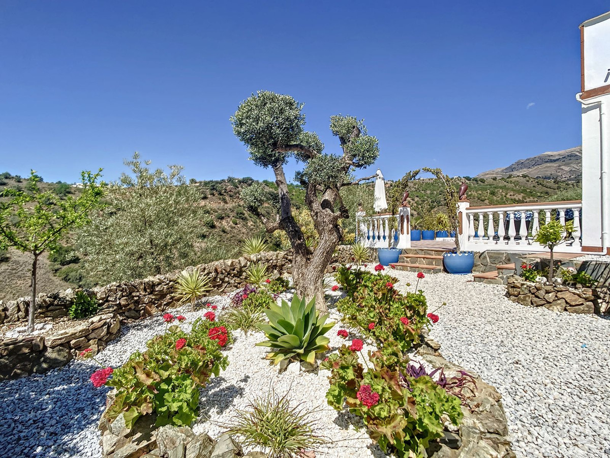 Te koop Finca - Cortijo Costa Del Sol Sedella € 425.000,-