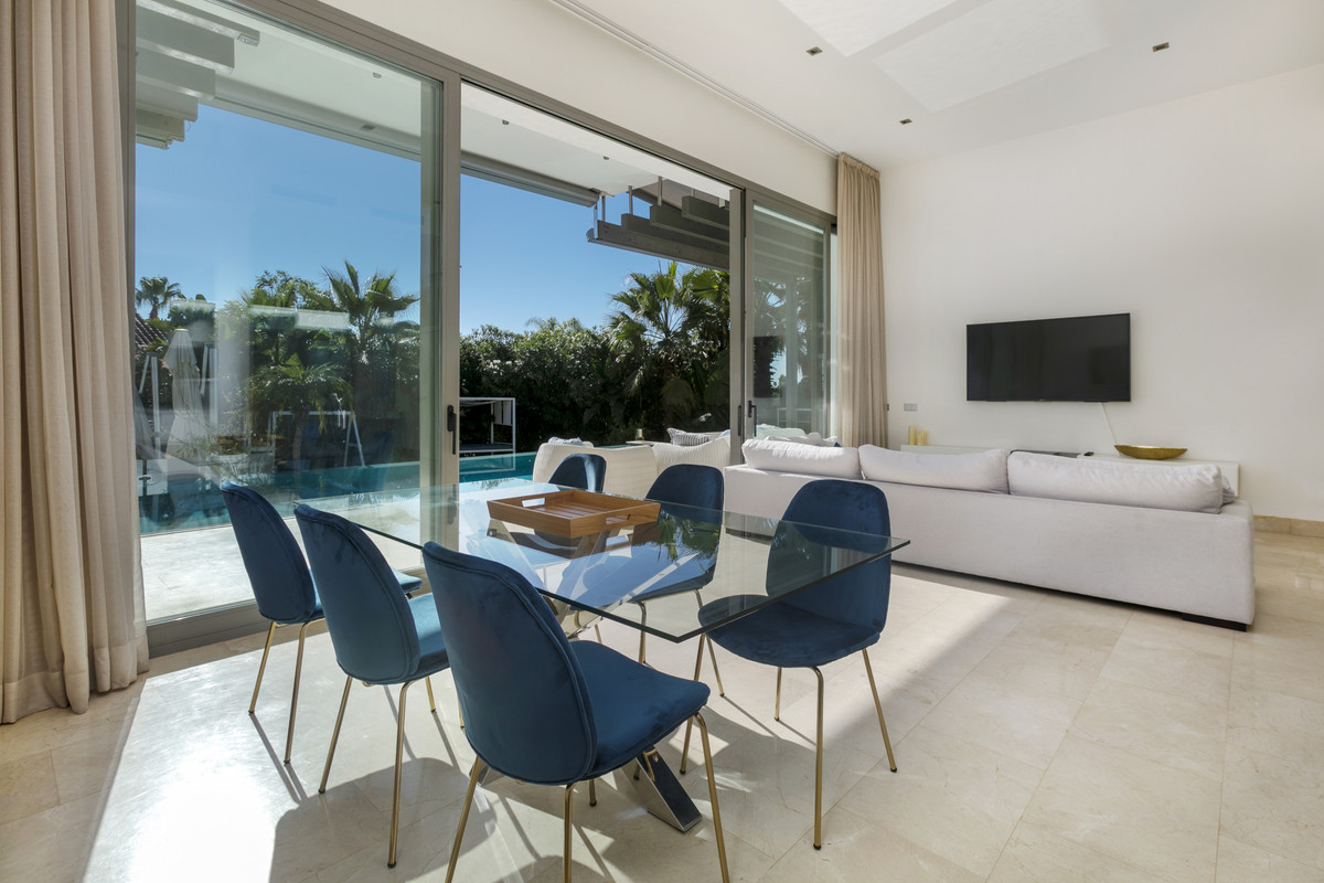 Te koop Vrijstaande Villa Costa Del Sol La Quinta € 2.650.000,-