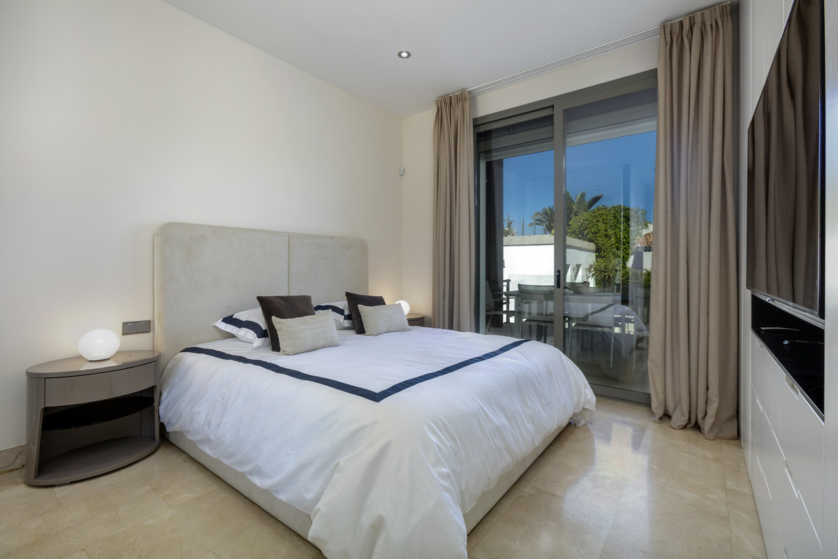 Te koop Vrijstaande Villa Costa Del Sol La Quinta € 2.650.000,-