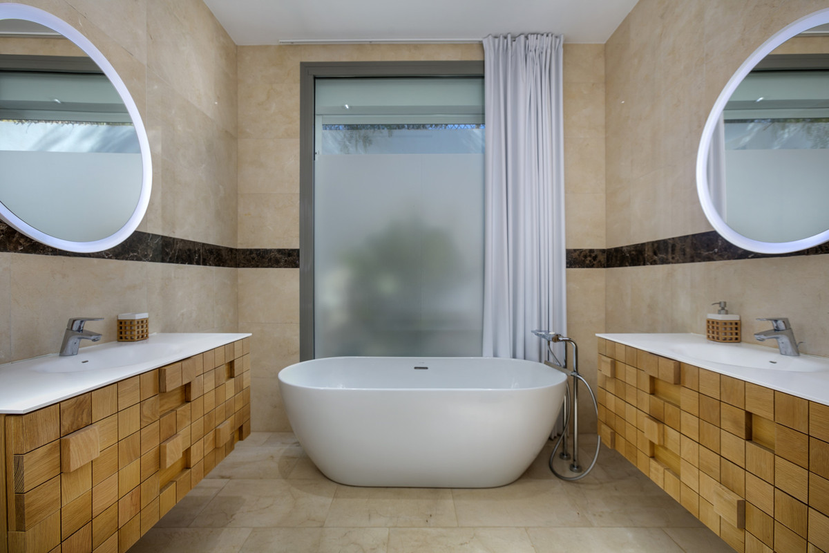 Te koop Vrijstaande Villa Costa Del Sol La Quinta € 2.650.000,-