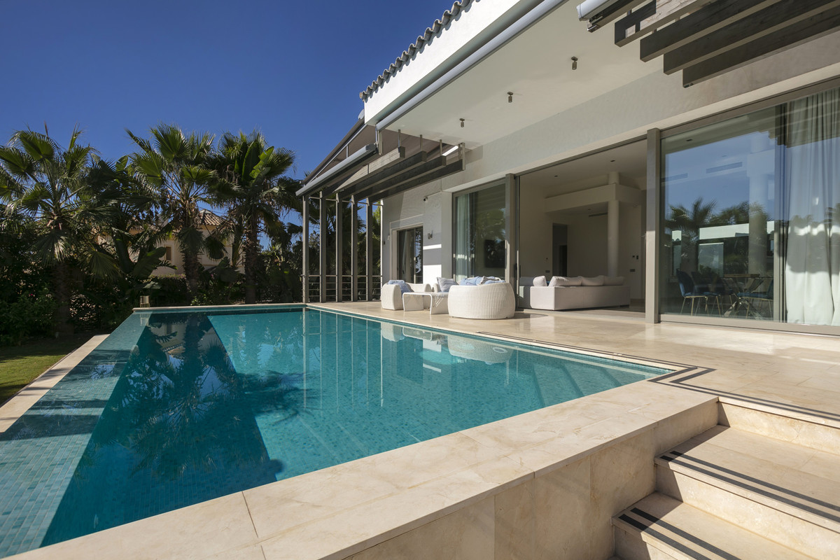 Te koop Vrijstaande Villa Costa Del Sol La Quinta € 2.650.000,-