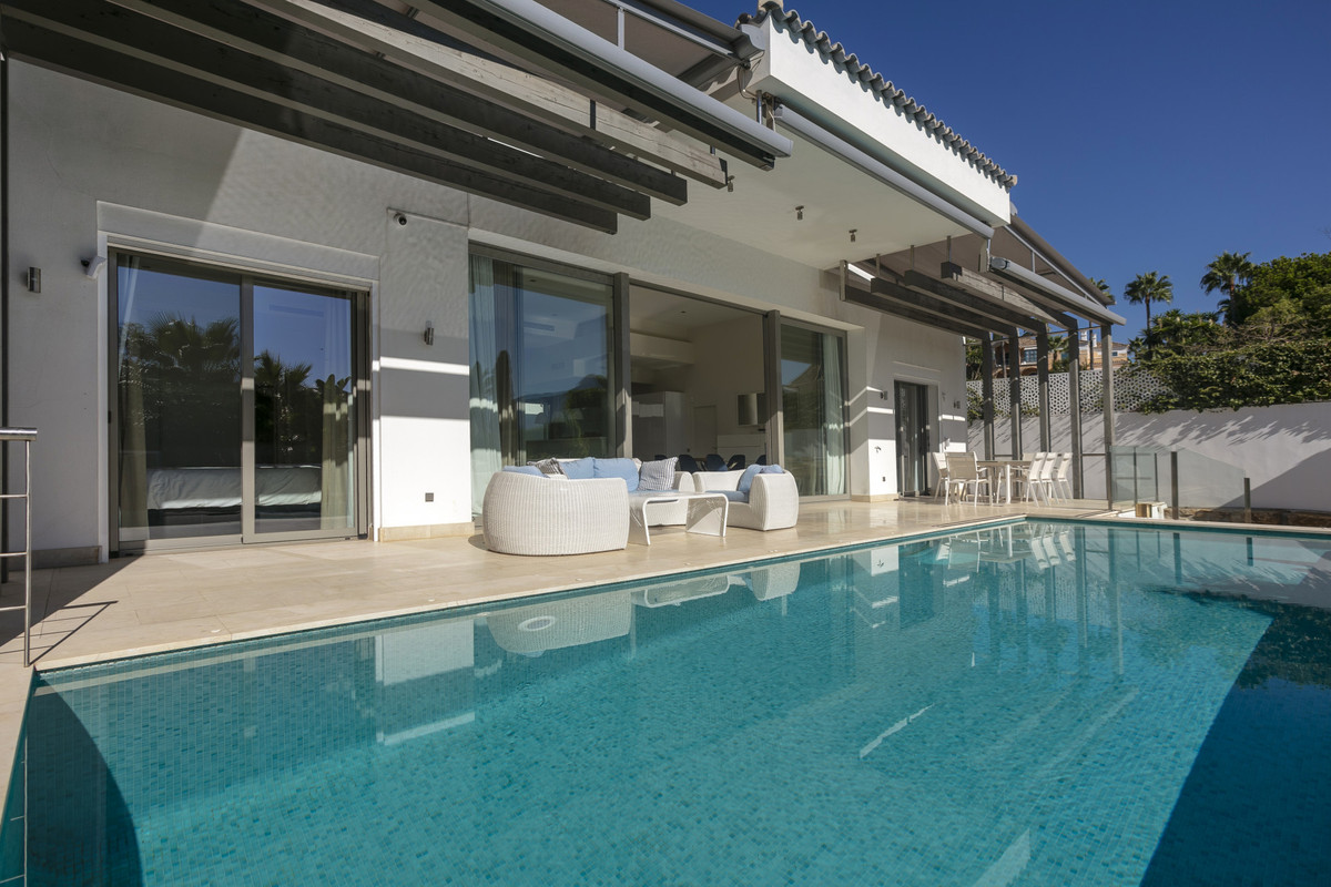 Te koop Vrijstaande Villa Costa Del Sol La Quinta € 2.650.000,-