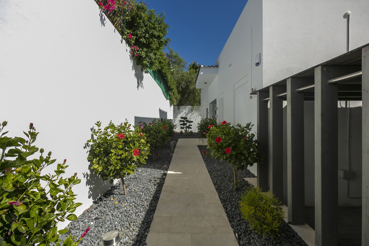 Te koop Vrijstaande Villa Costa Del Sol La Quinta € 2.650.000,-