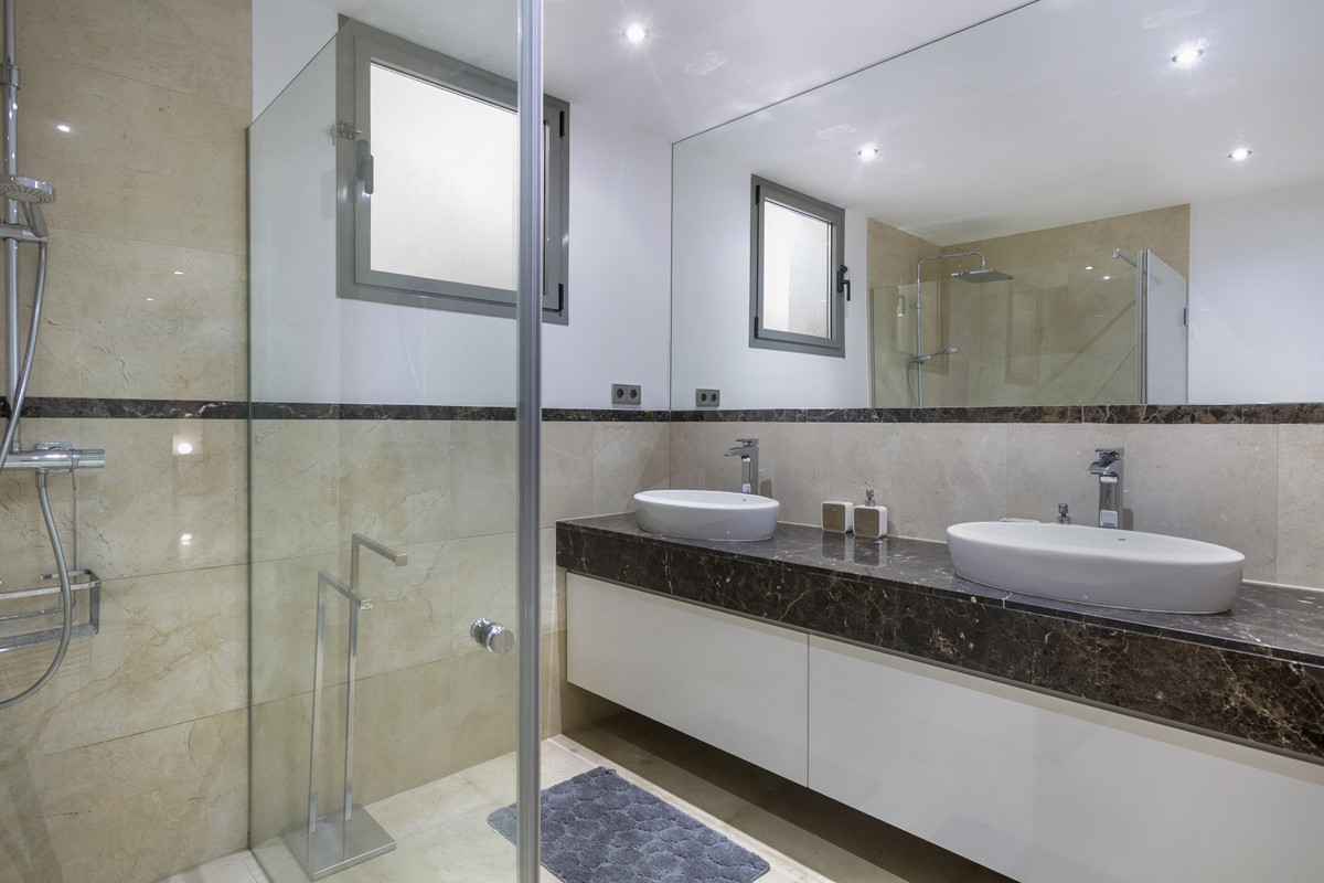 Te koop Vrijstaande Villa Costa Del Sol La Quinta € 2.650.000,-