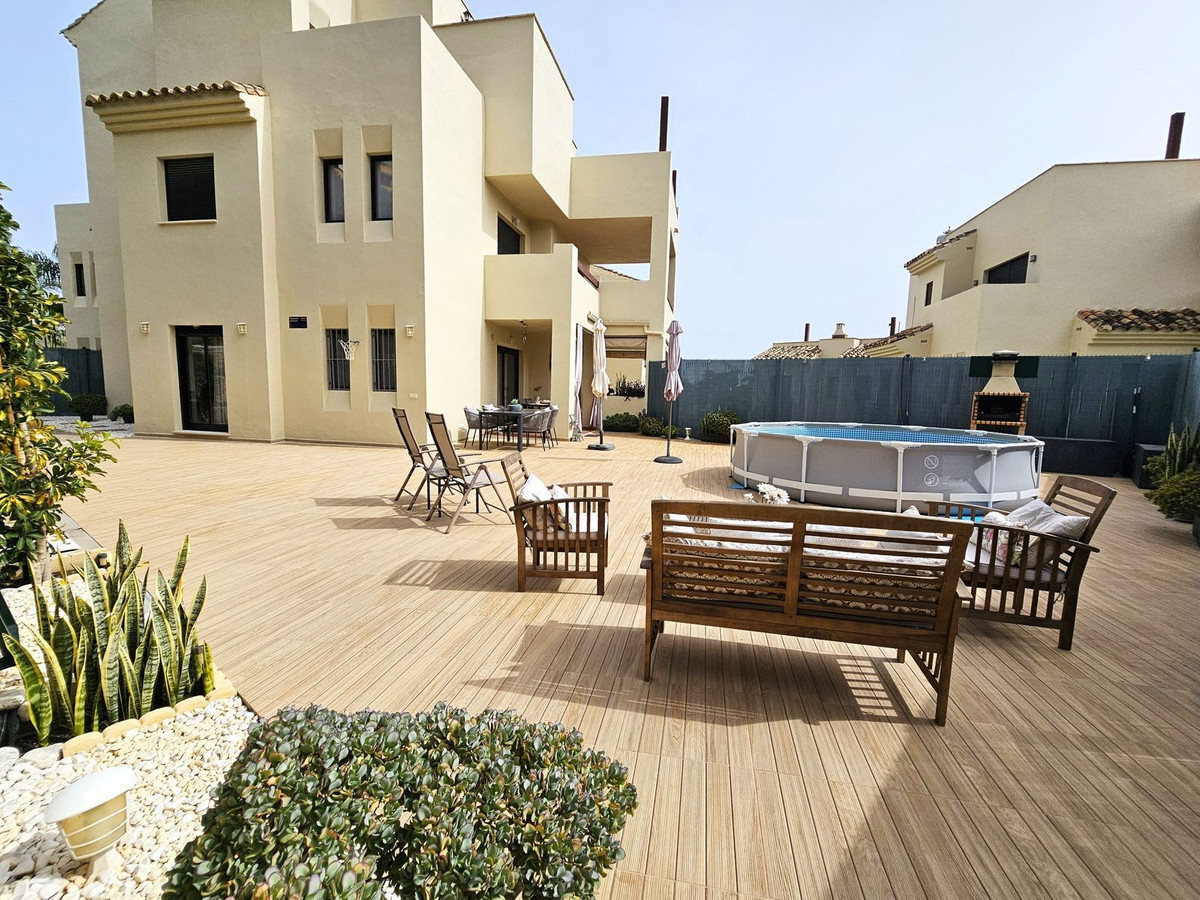 Te koop Middle Floor Apartment Costa Del Sol Selwo € 485.000,-