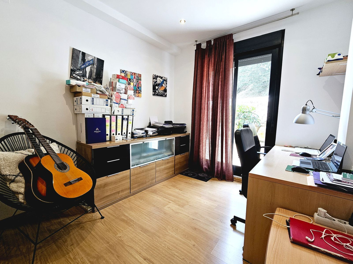 Te koop Middle Floor Apartment Costa Del Sol Selwo € 485.000,-