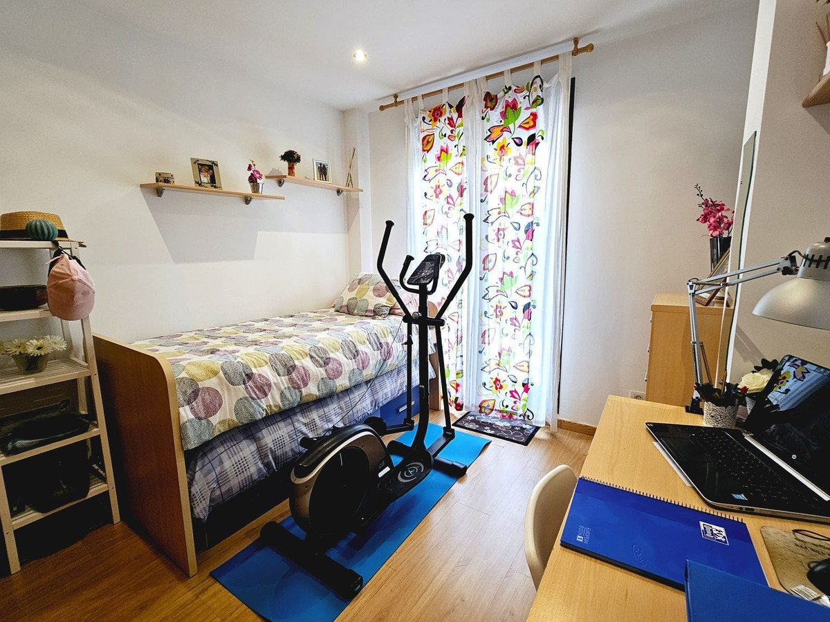 Te koop Middle Floor Apartment Costa Del Sol Selwo € 485.000,-