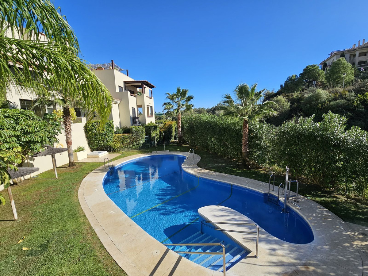 Te koop Middle Floor Apartment Costa Del Sol Selwo € 485.000,-