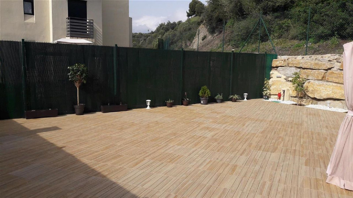 Te koop Middle Floor Apartment Costa Del Sol Selwo € 485.000,-