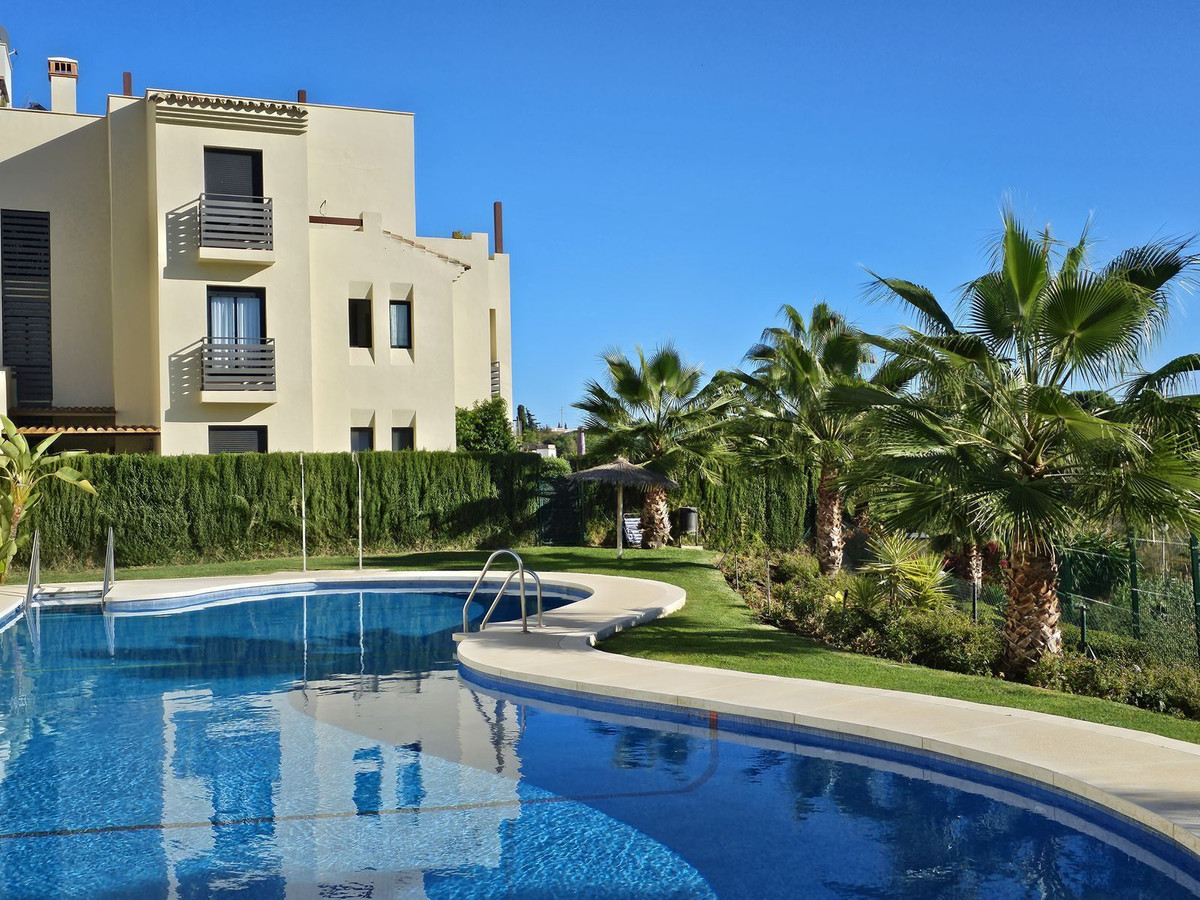 Te koop Middle Floor Apartment Costa Del Sol Selwo € 485.000,-