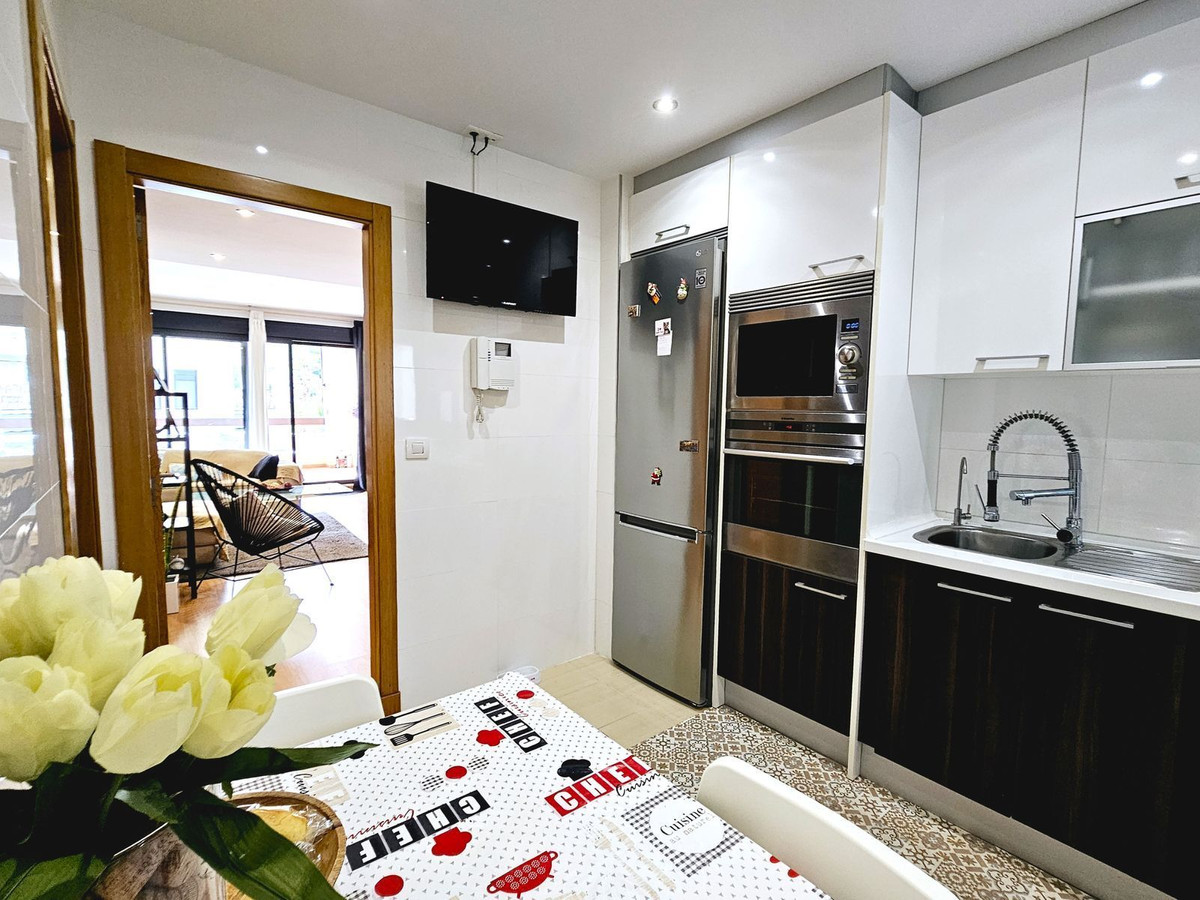 Te koop Middle Floor Apartment Costa Del Sol Selwo € 485.000,-
